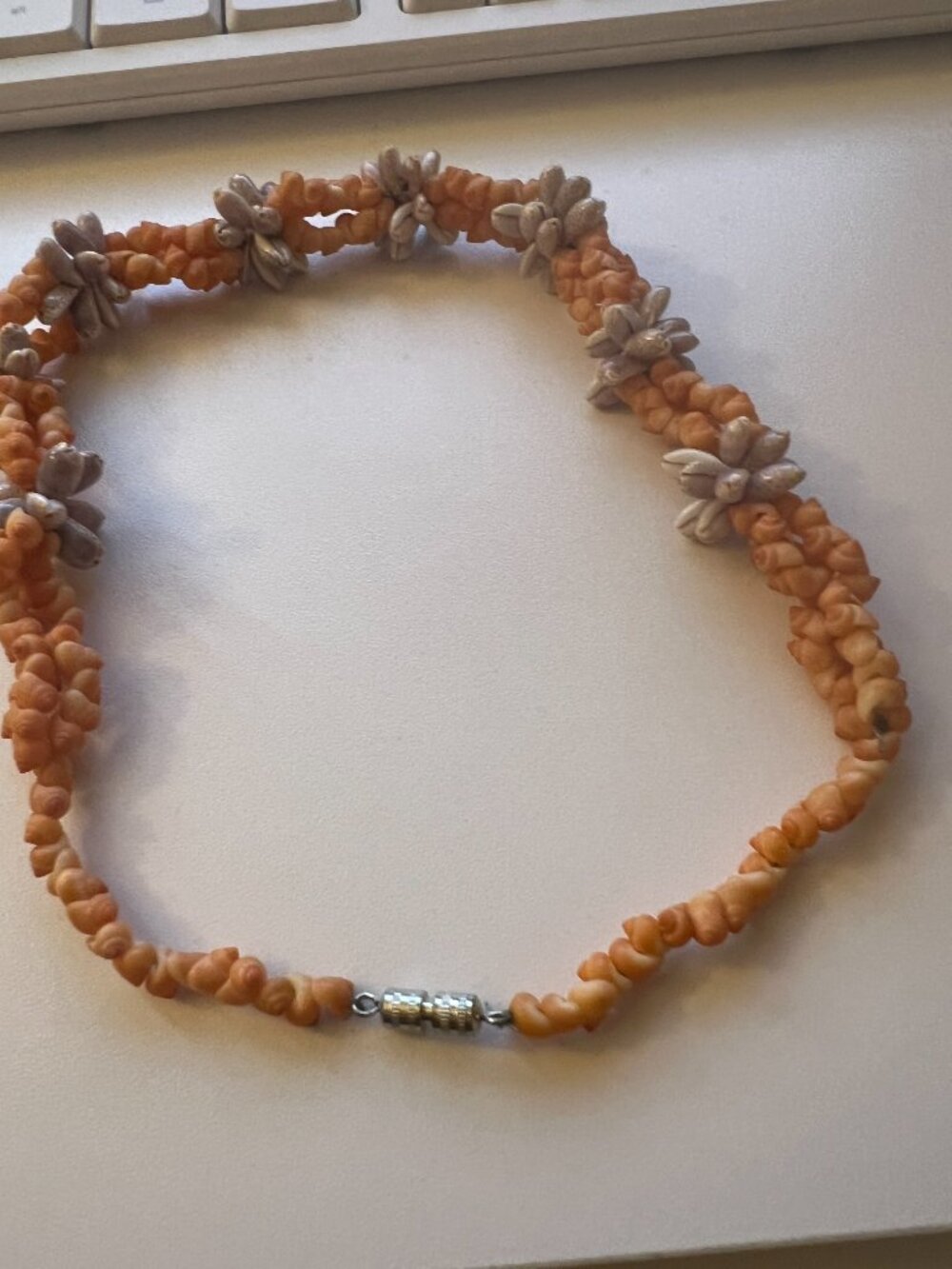 Beachy Shell Necklace - Picture 2 of 4